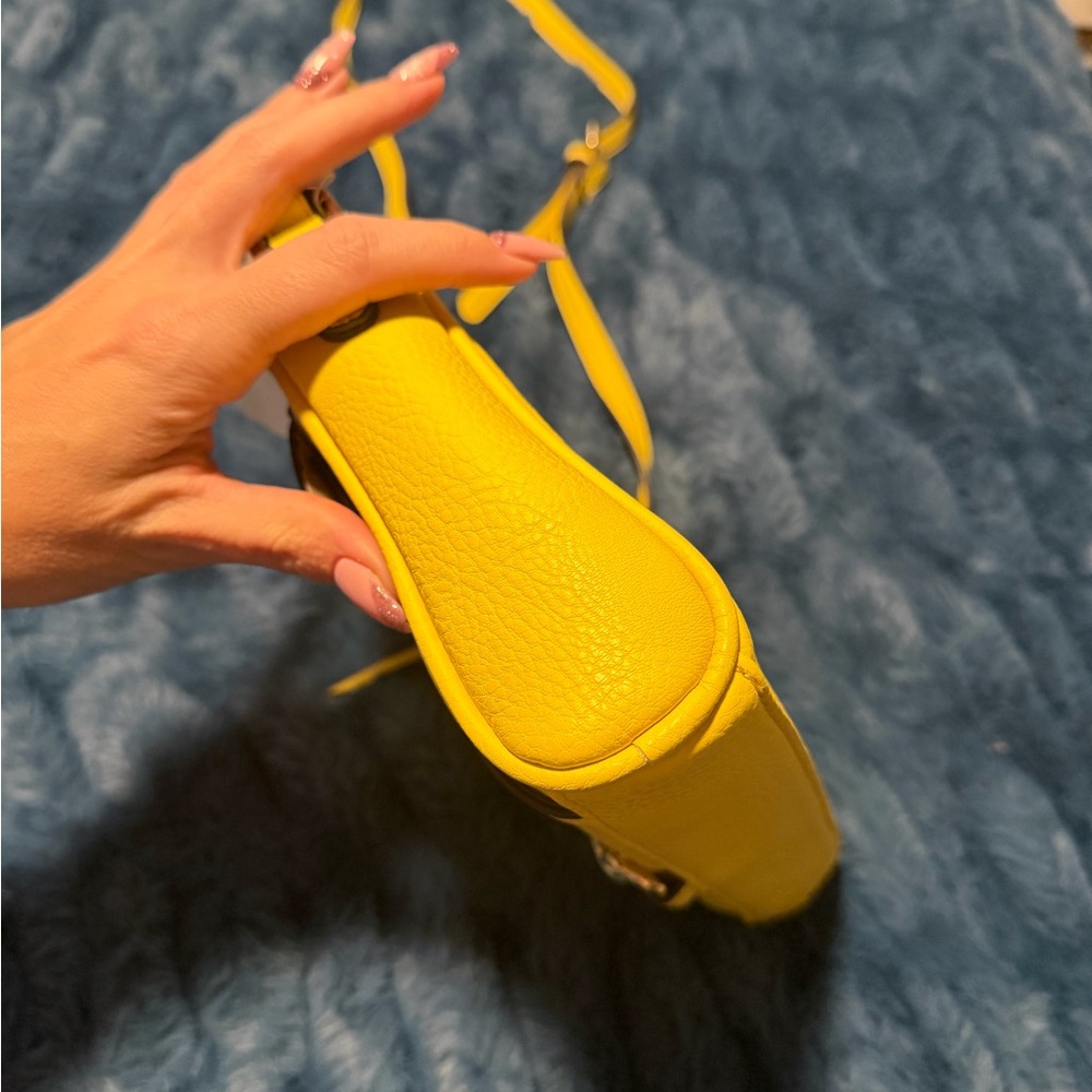 NWT Charming Charlie Yellow Crossbody Bag - Picture 7 of 12